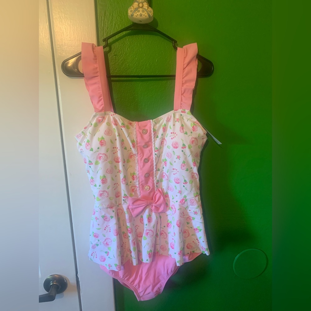 Pin up swim suit